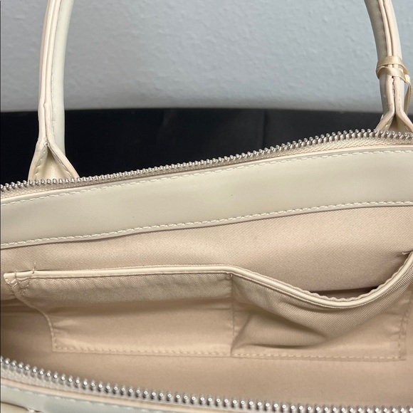 Rachel Zoe | Ivory Shoulder Bag w/ Boot Scarf - Picture 11 of 14